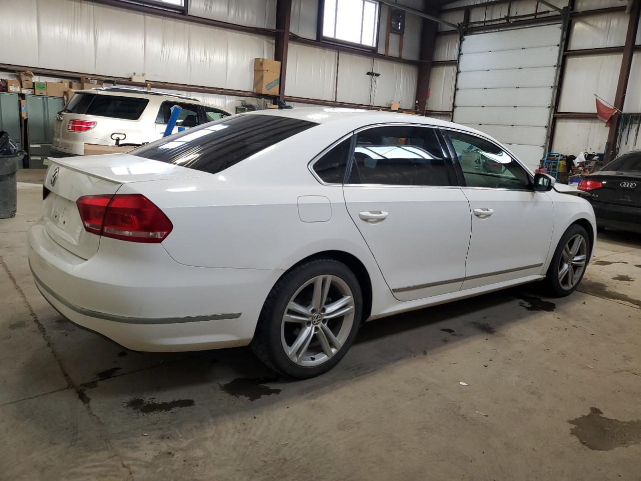 2013 Volkswagen Passat Sel - Image 3