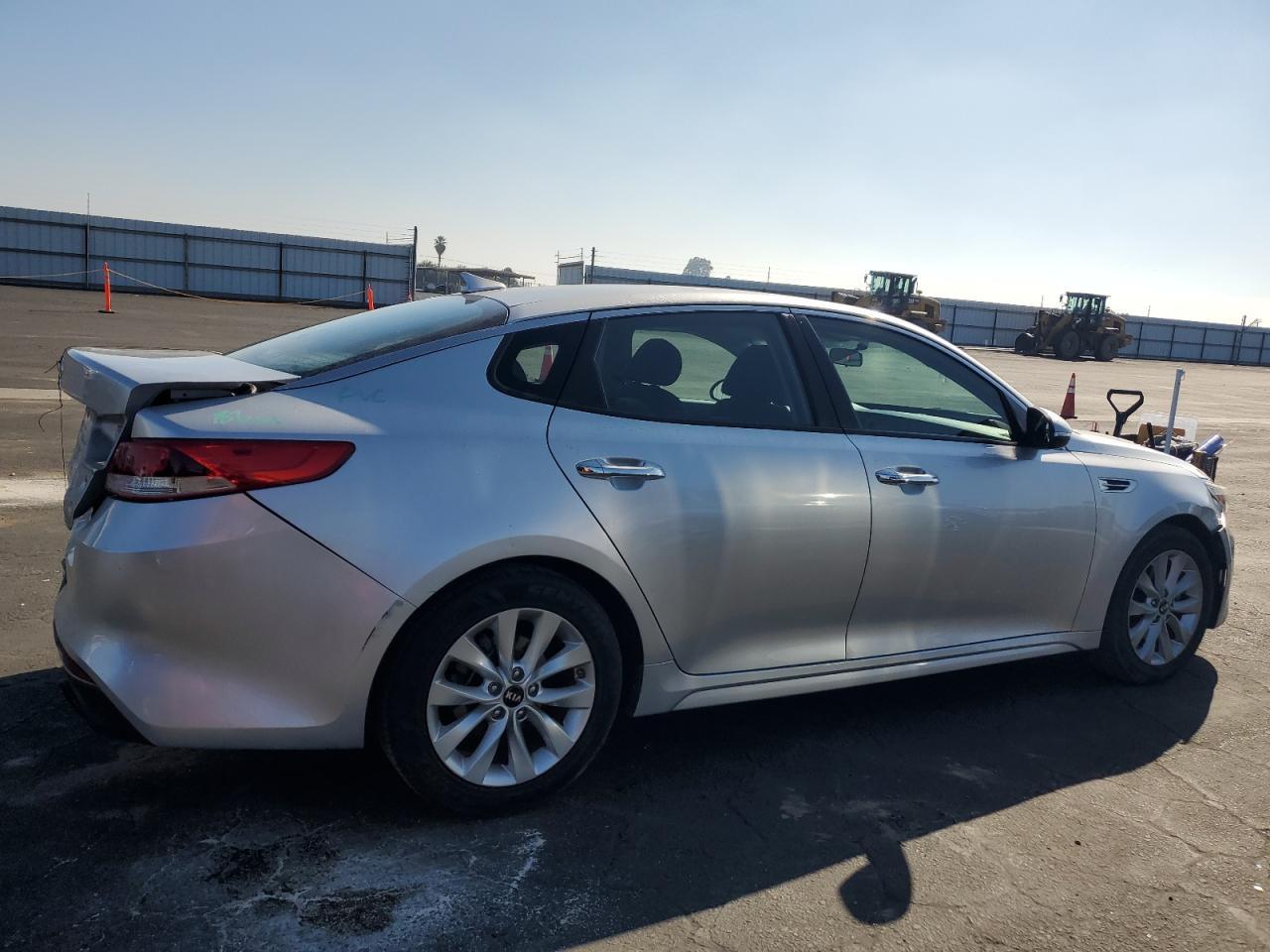 2017 Kia Optima Lx - Фото 3