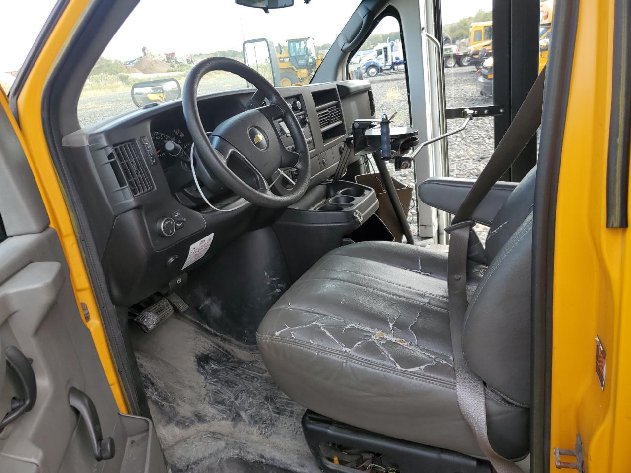 2012 Chevrolet Express G3 - School Bus - Фото 5