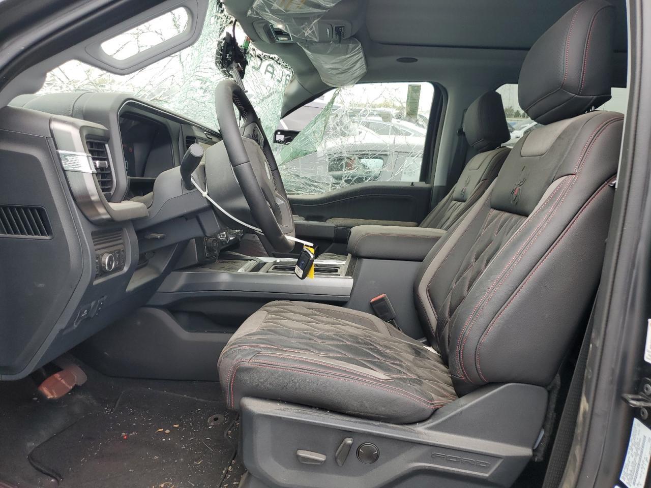 2025 Ford F250 Super Duty - Фото 7