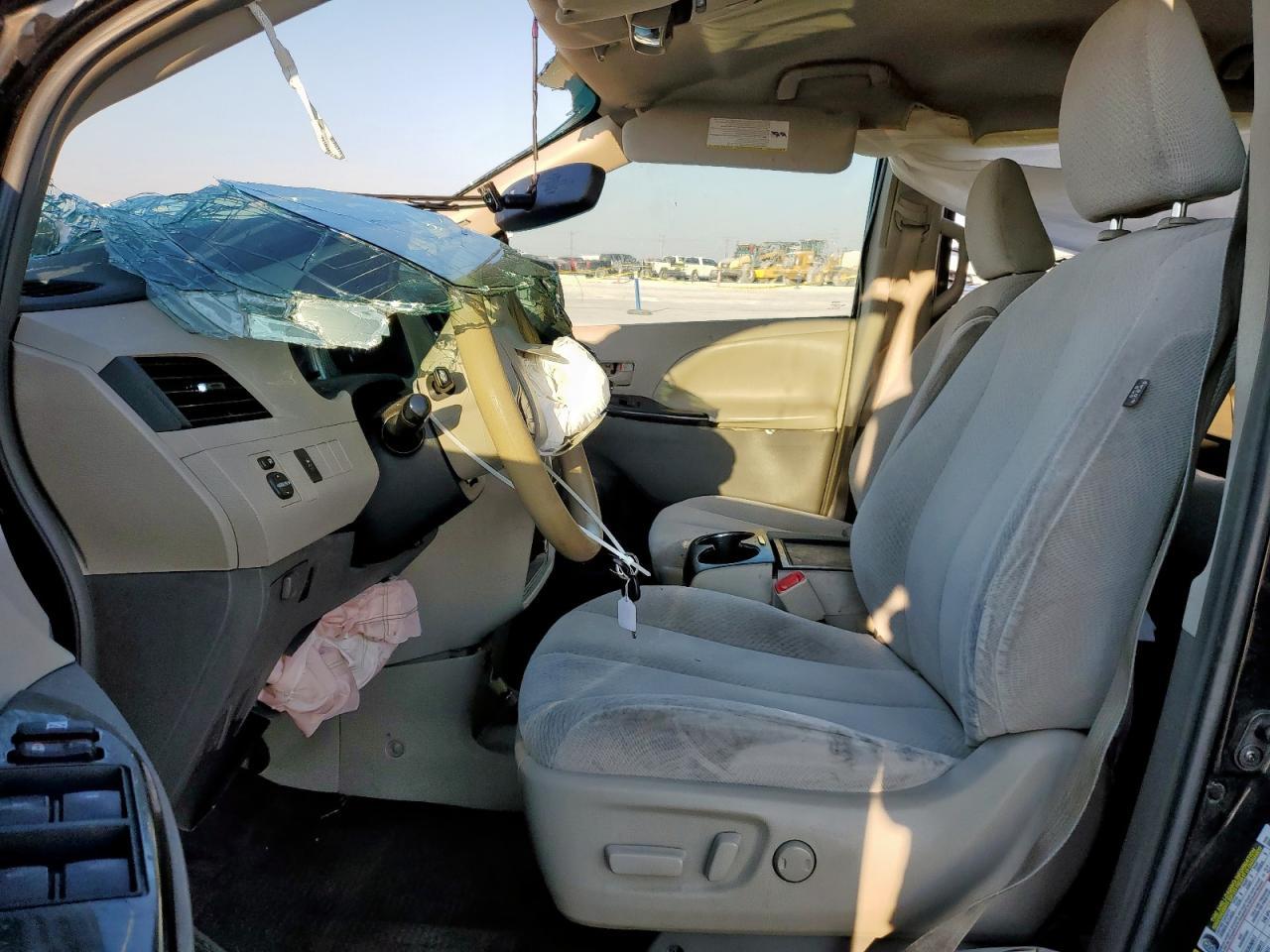 2014 Toyota Sienna Le - Фото 7