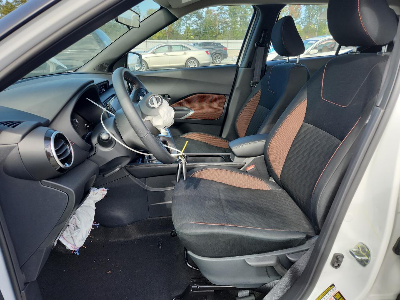 2024 Nissan Kicks Sr - Image 7