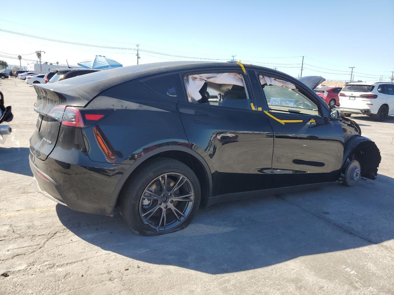 2024 Tesla Y - Фото 3