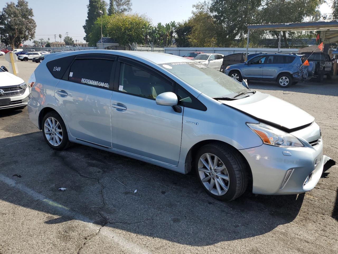 2012 Toyota Prius V - Фото 4