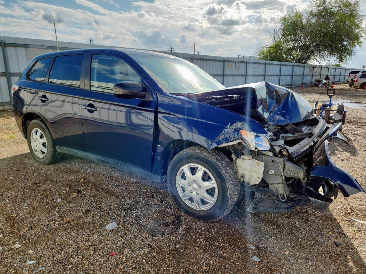 2014 Mitsubishi Outlander Es - Фото 4