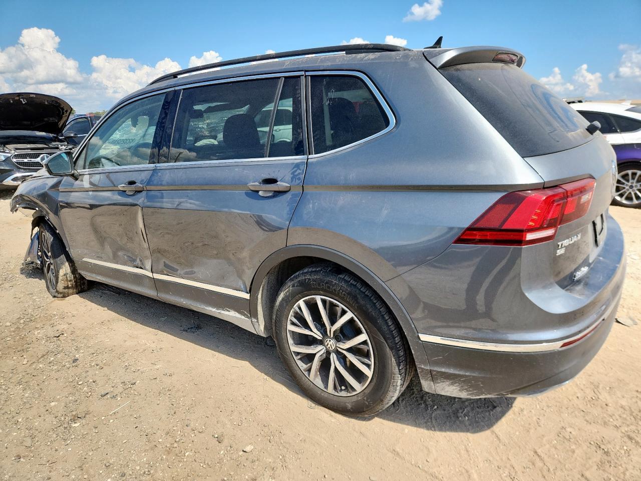 2020 Volkswagen Tiguan Se - Фото 2