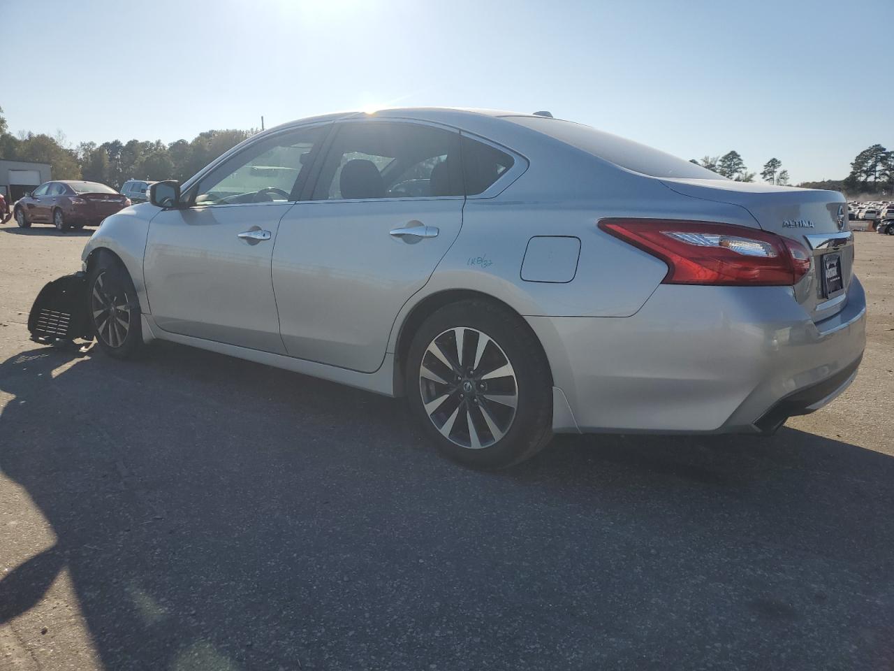 2017 Nissan Altima 2.5 - Фото 2