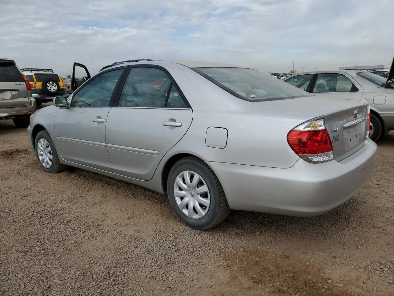 2005 Toyota Camry Le - Фото 2