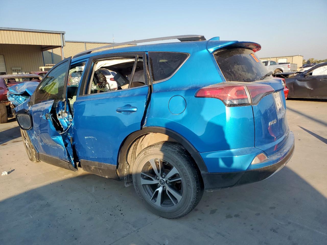 2018 Toyota Rav4 Adventure - Фото 2