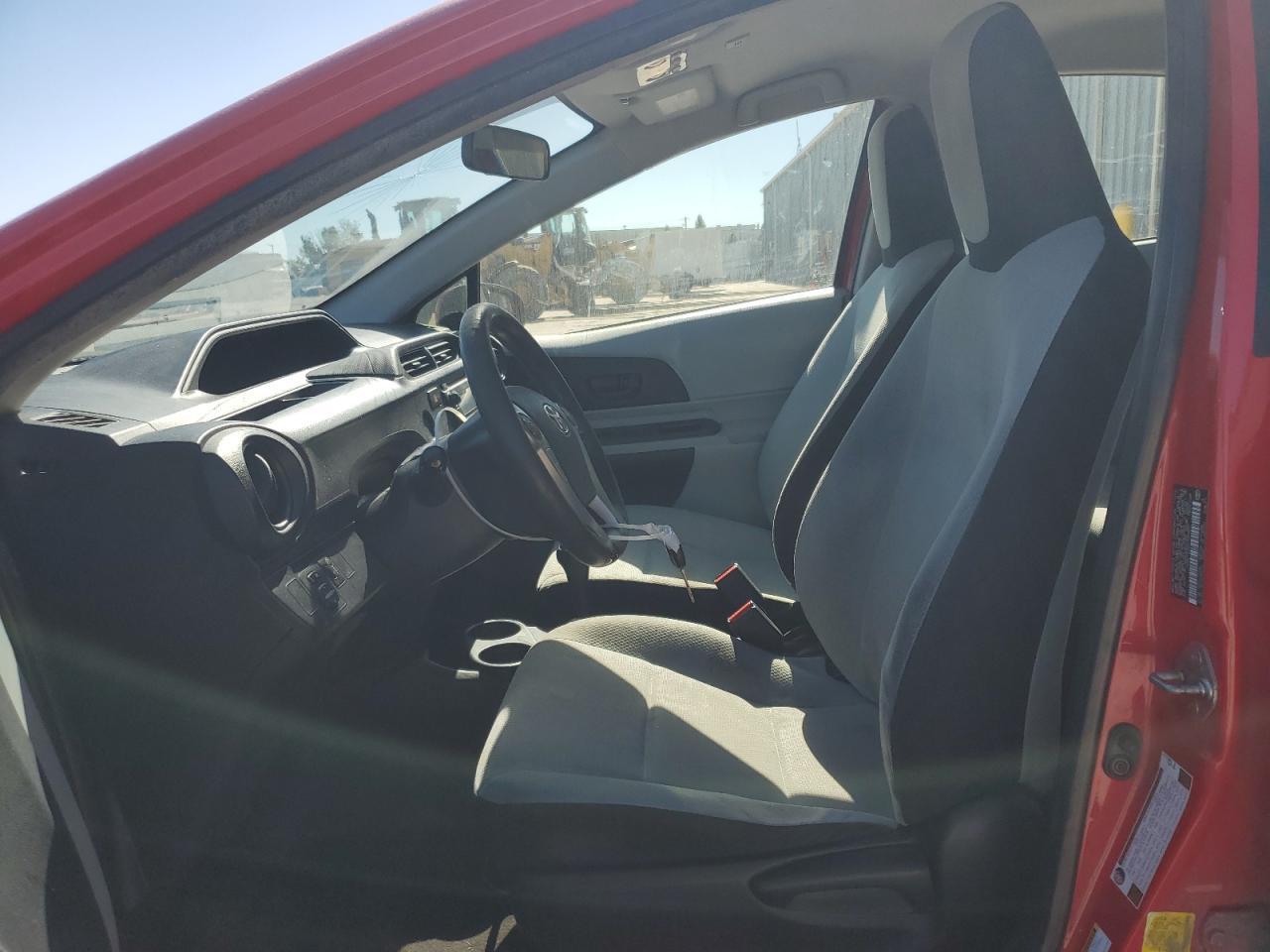 2012 Toyota Prius C - Фото 7