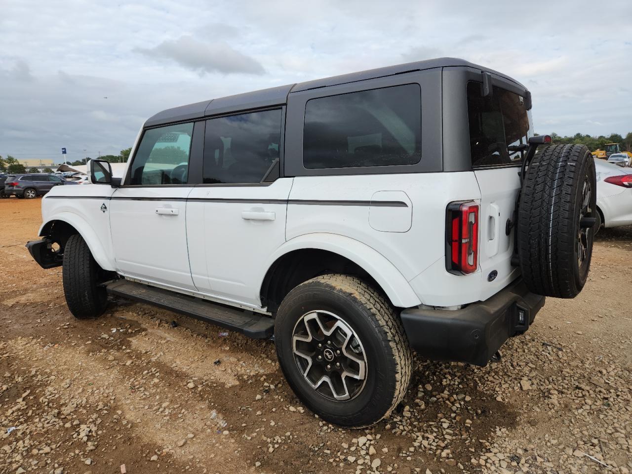 2024 Ford Bronco Outer Banks - Фото 2