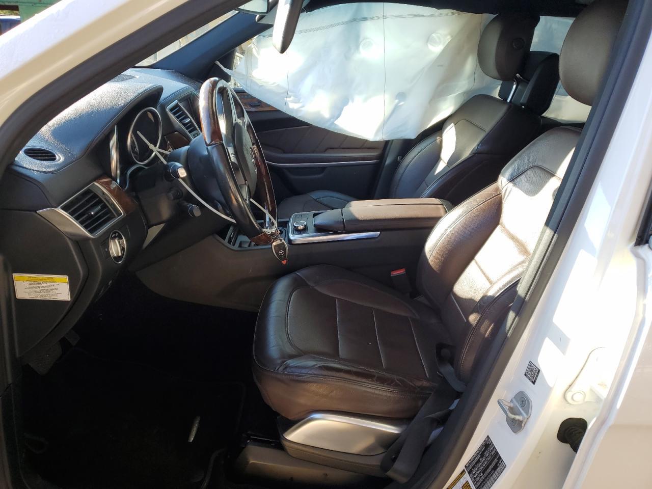 2014 Mercedes-Benz Gl 550 4Matic - Image 7
