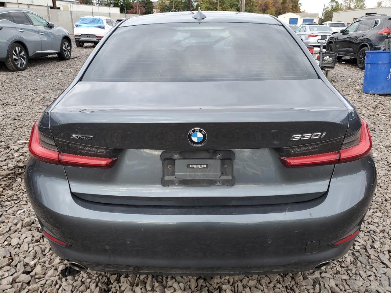 2020 BMW 330Xi - Фото 6