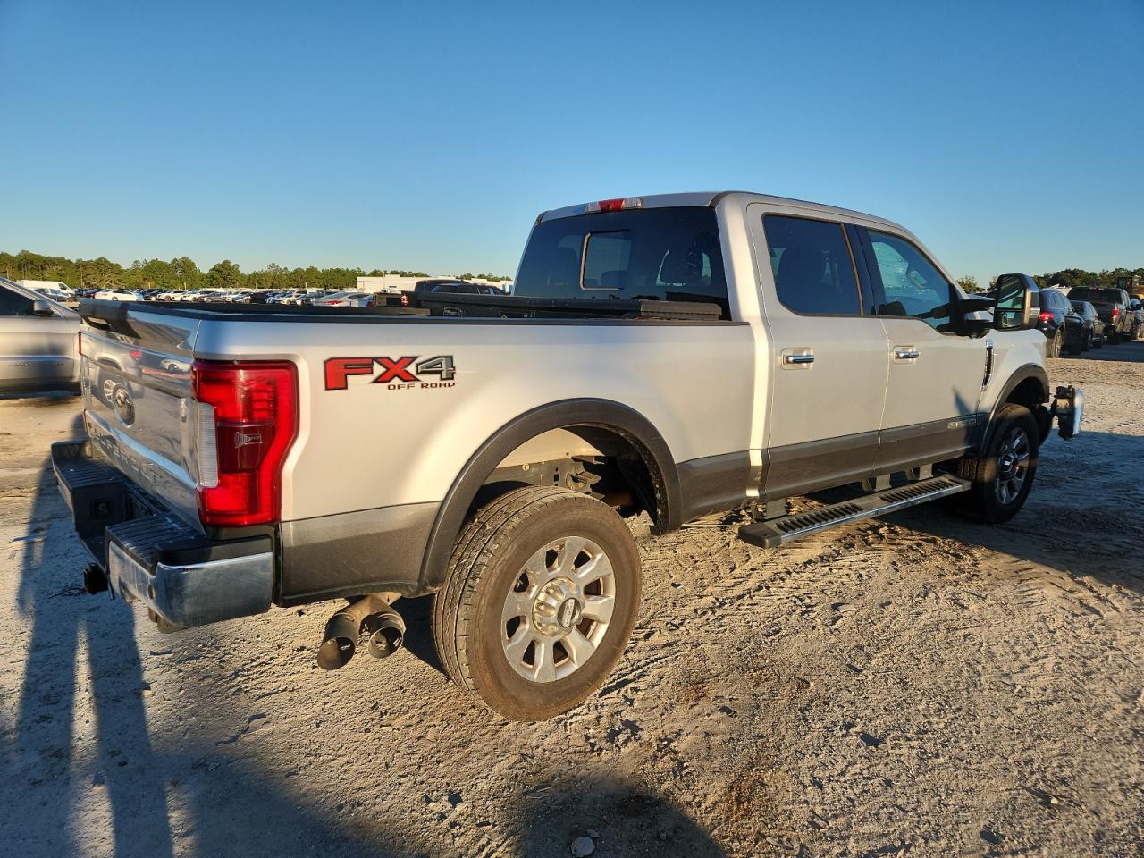 2018 Ford F350 Super Duty - Image 3