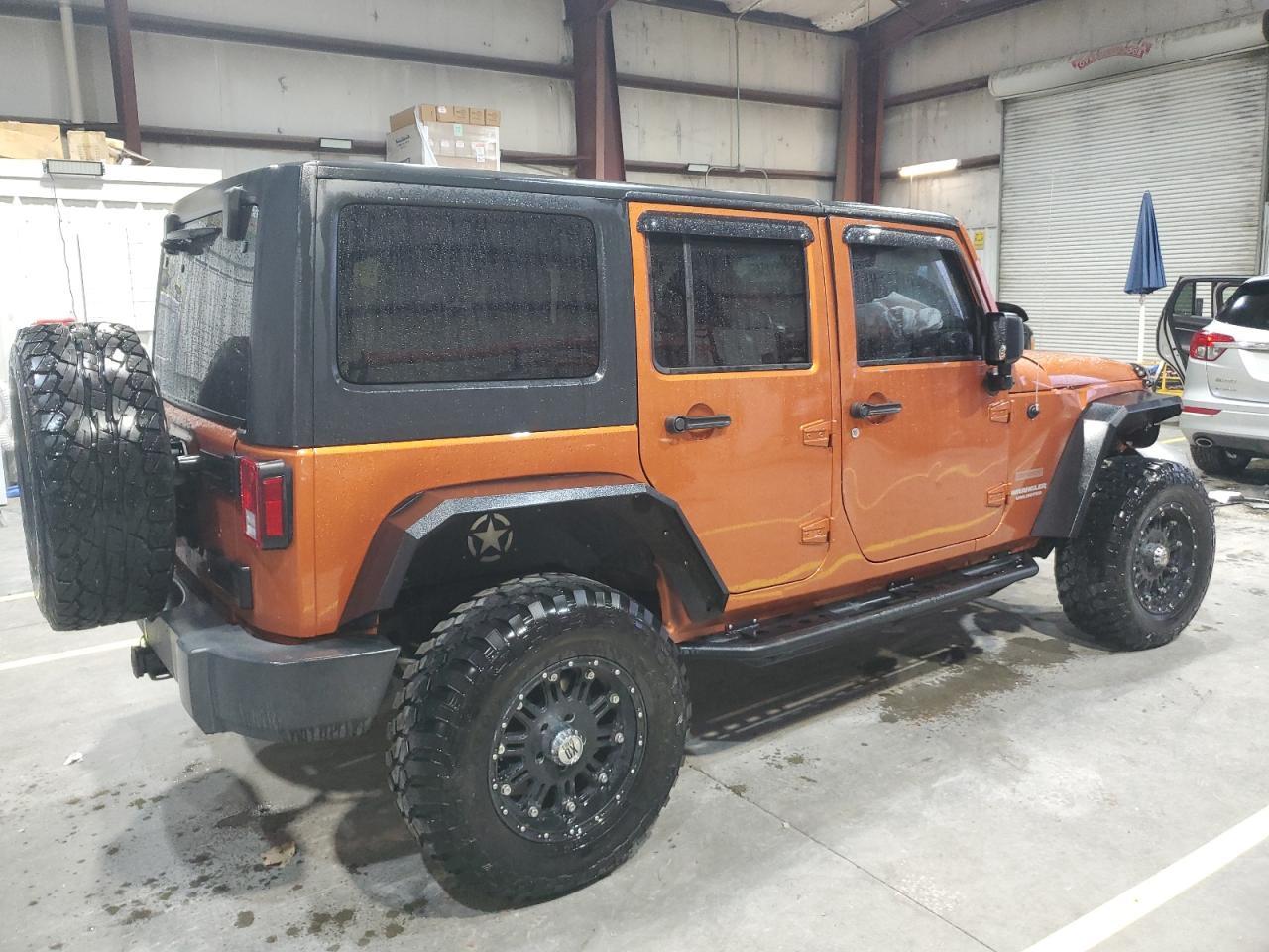 2010 Jeep Wrangler Unlimited Sport - Фото 3