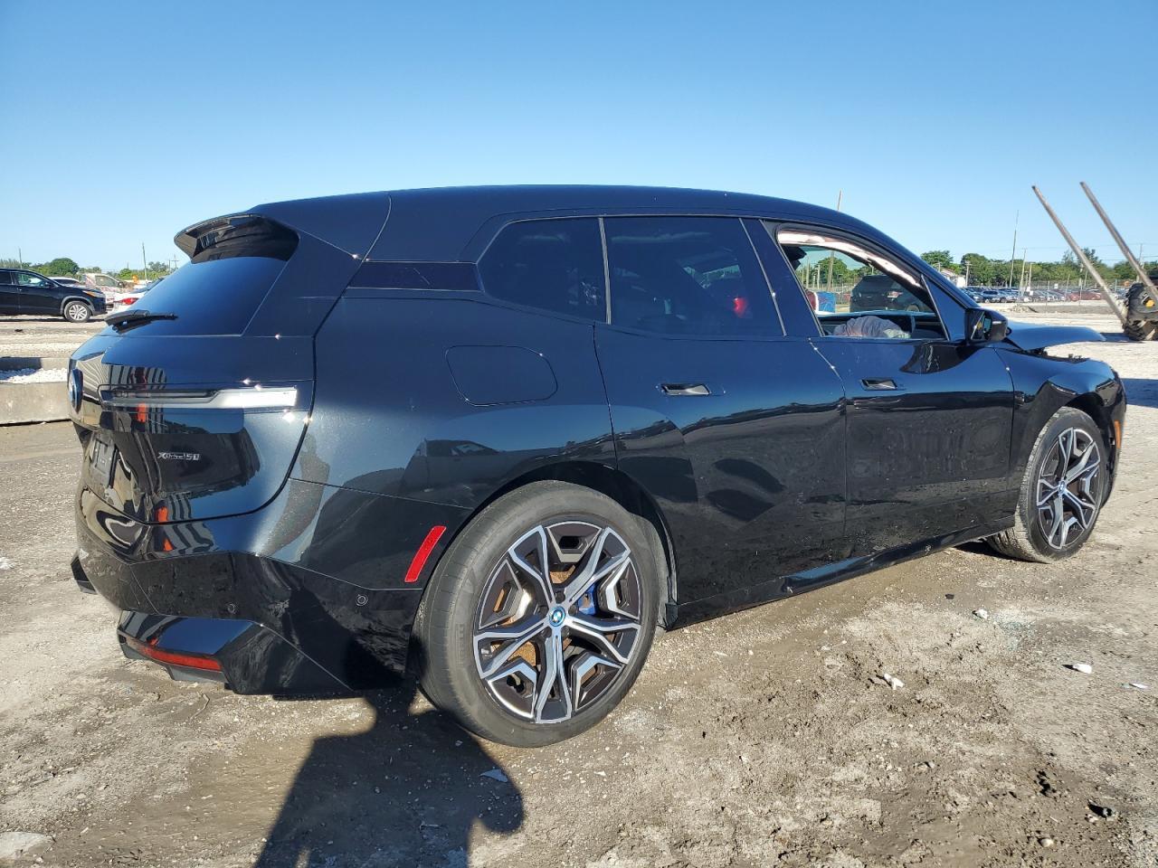 2025 BMW Ix xDrive50 - Image 3