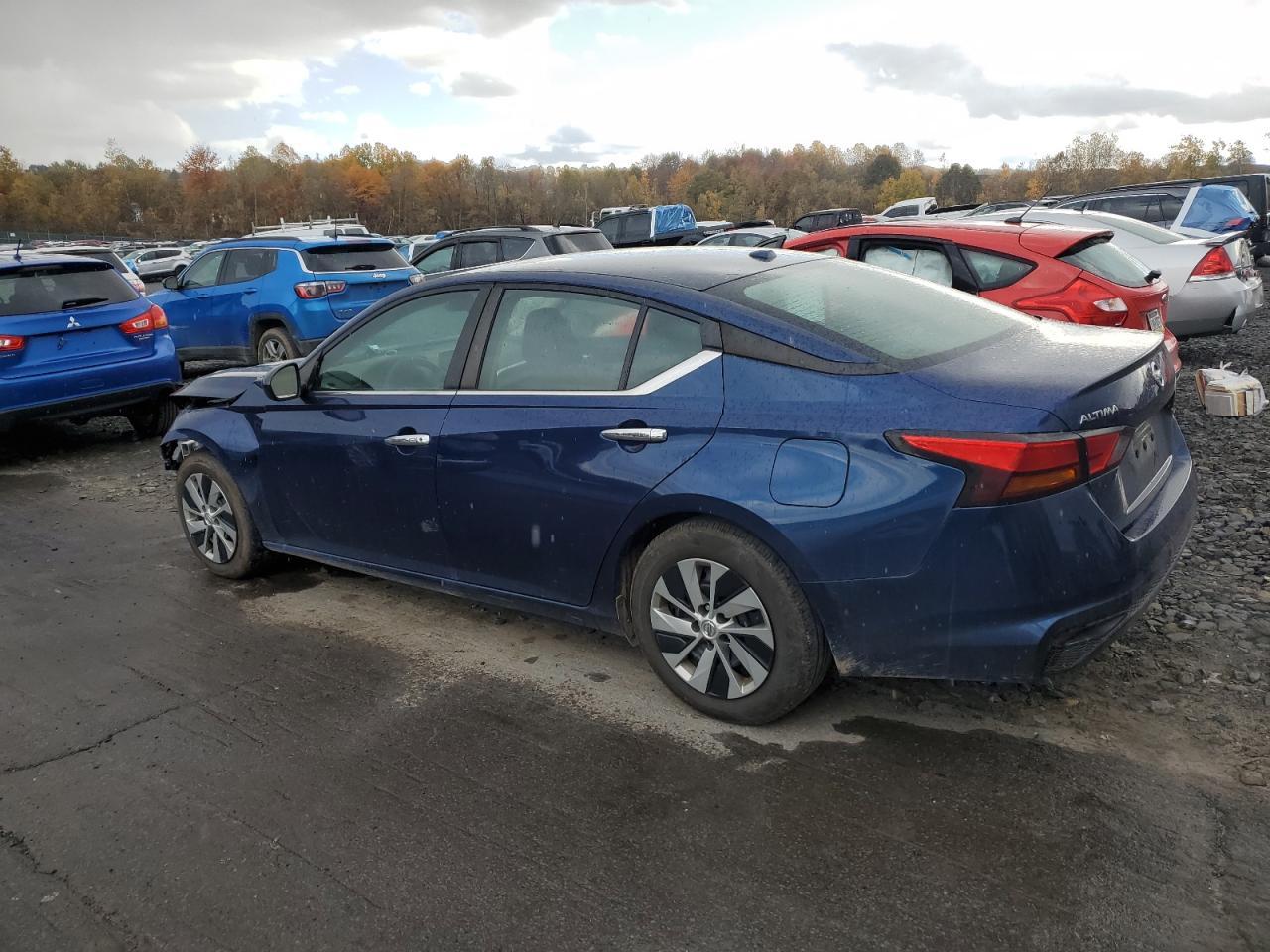 2019 Nissan Altima S - Image 2