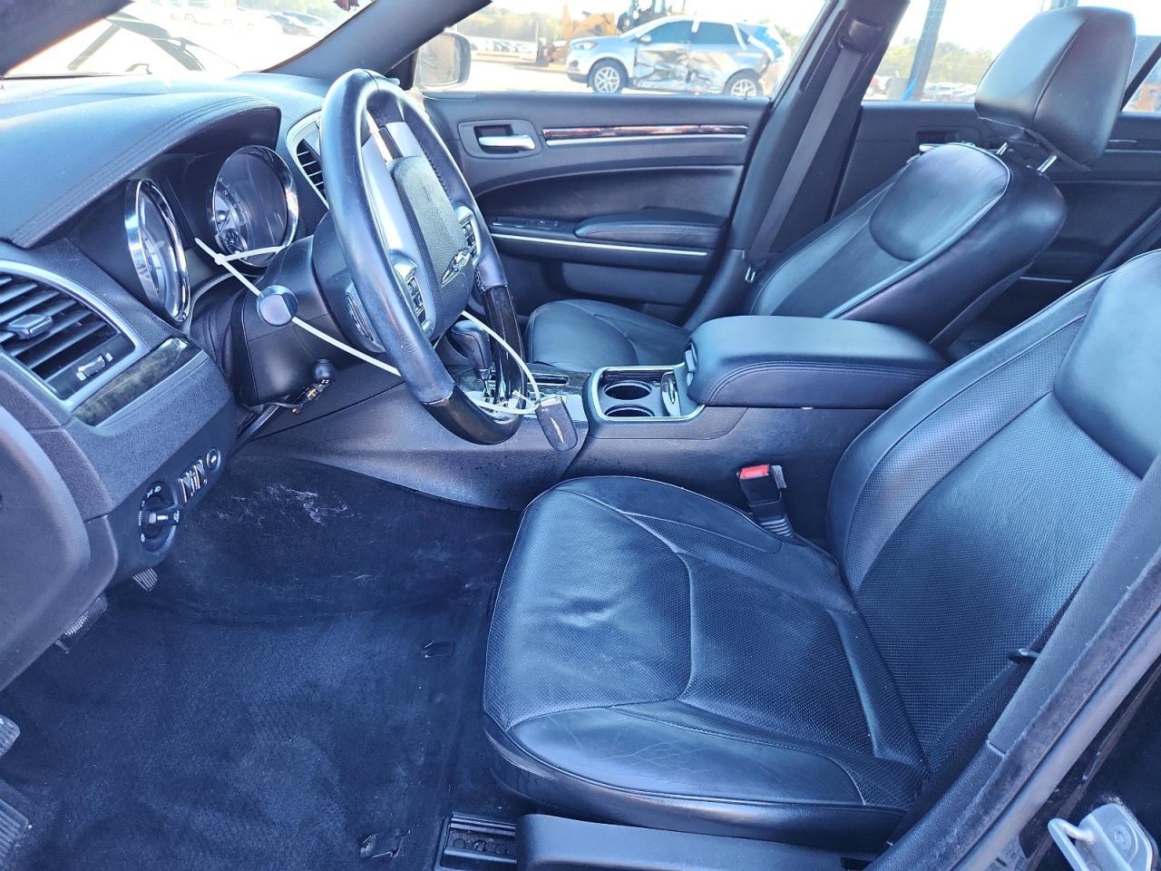 2014 Chrysler 300C - Фото 7