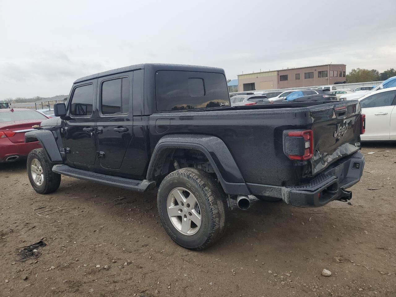 2022 Jeep Gladiator Overland - Image 2