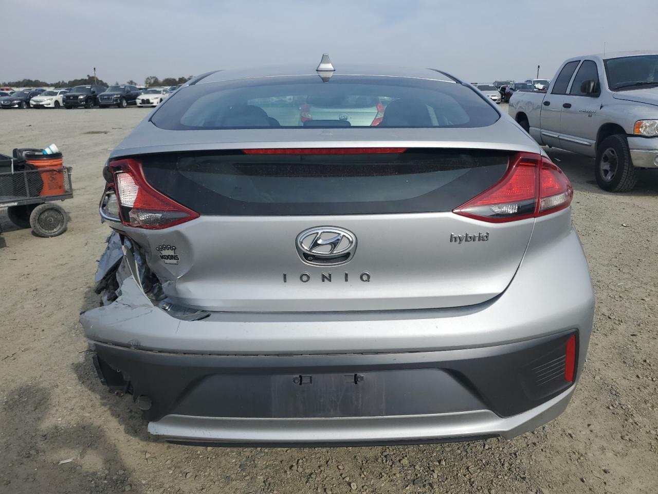 2020 Hyundai Ioniq Se - Фото 6