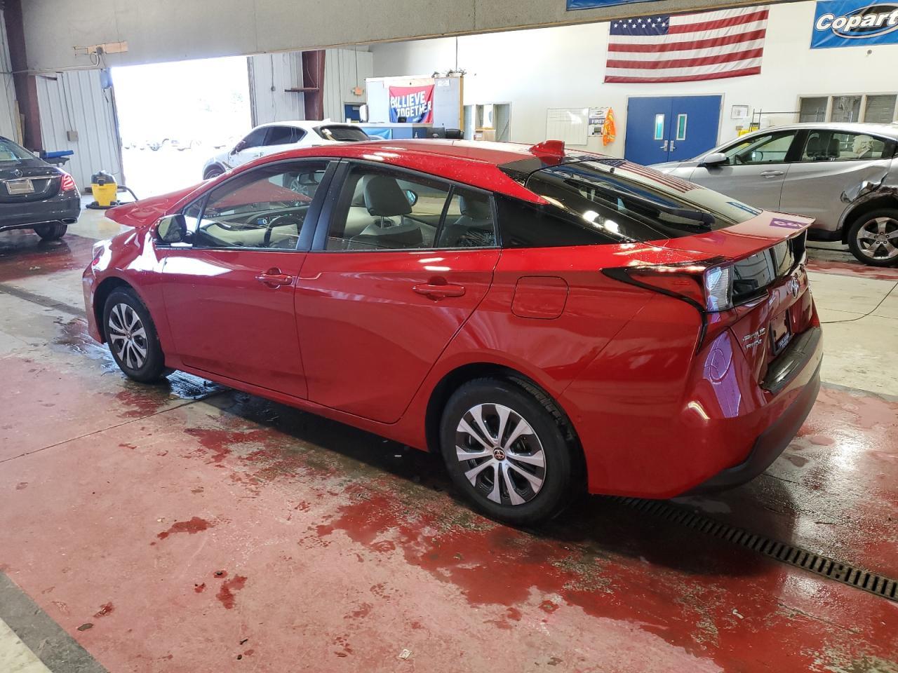 2020 Toyota Prius Xle Awd-E - Image 2