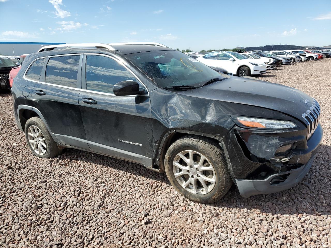 2017 Jeep Cherokee Latitude - Image 4