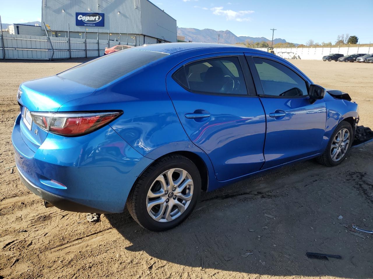 2017 Toyota Yaris Ia - Фото 3