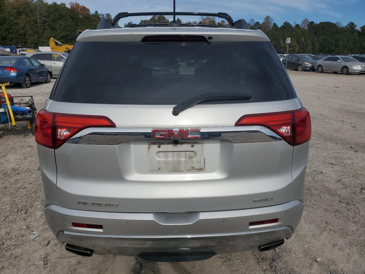 2017 GMC Acadia Denali - Фото 6