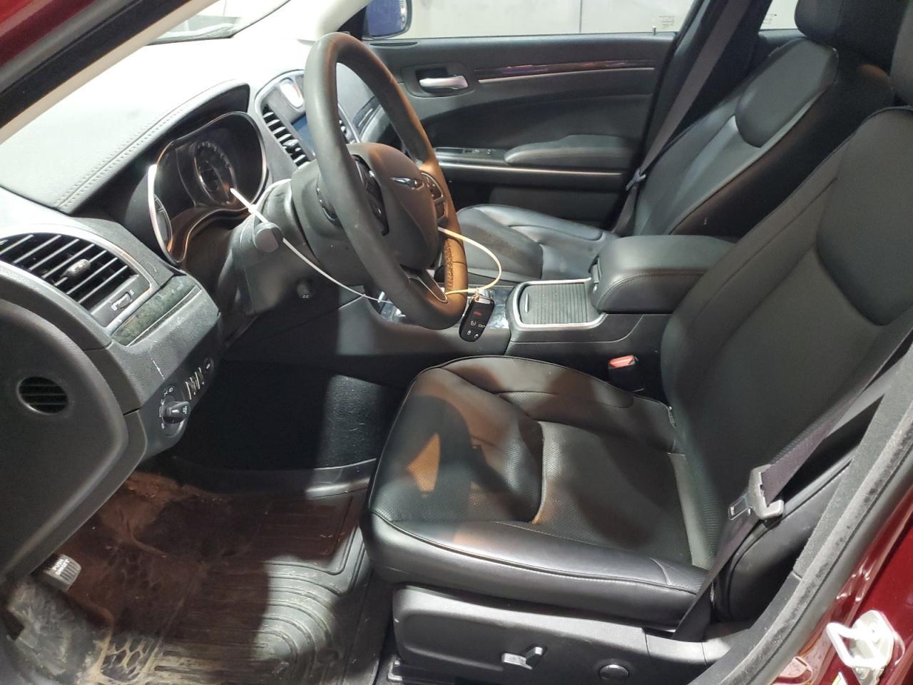 2023 Chrysler 300 Touring L - Фото 7