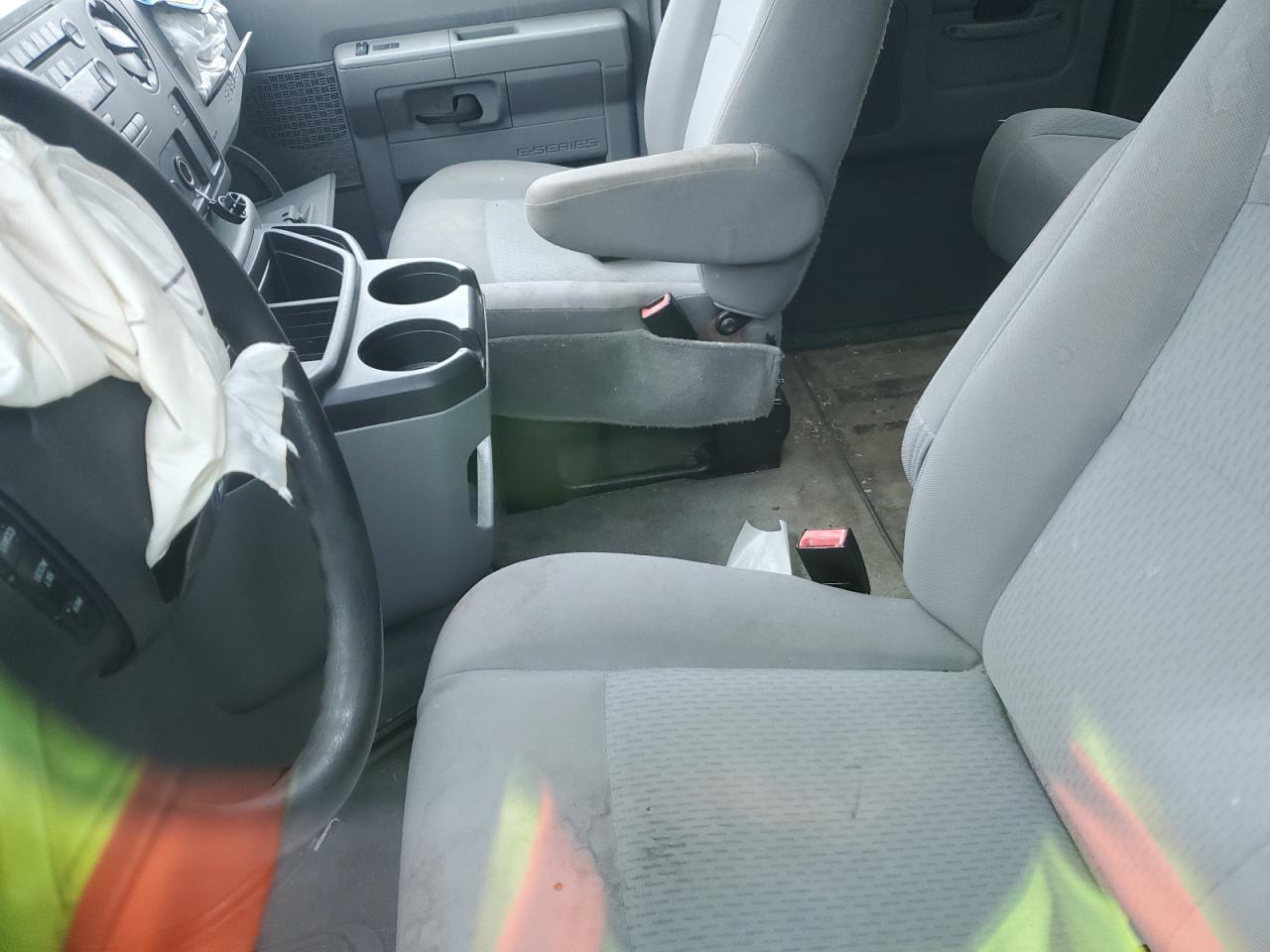 2013 Ford Econoline E350 Super Duty Wagon - Фото 7