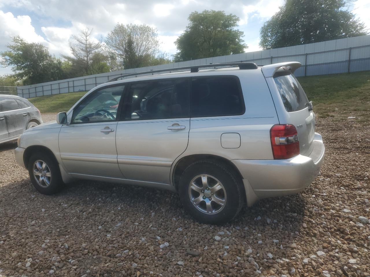 2005 Toyota Highlander Limited - Image 2