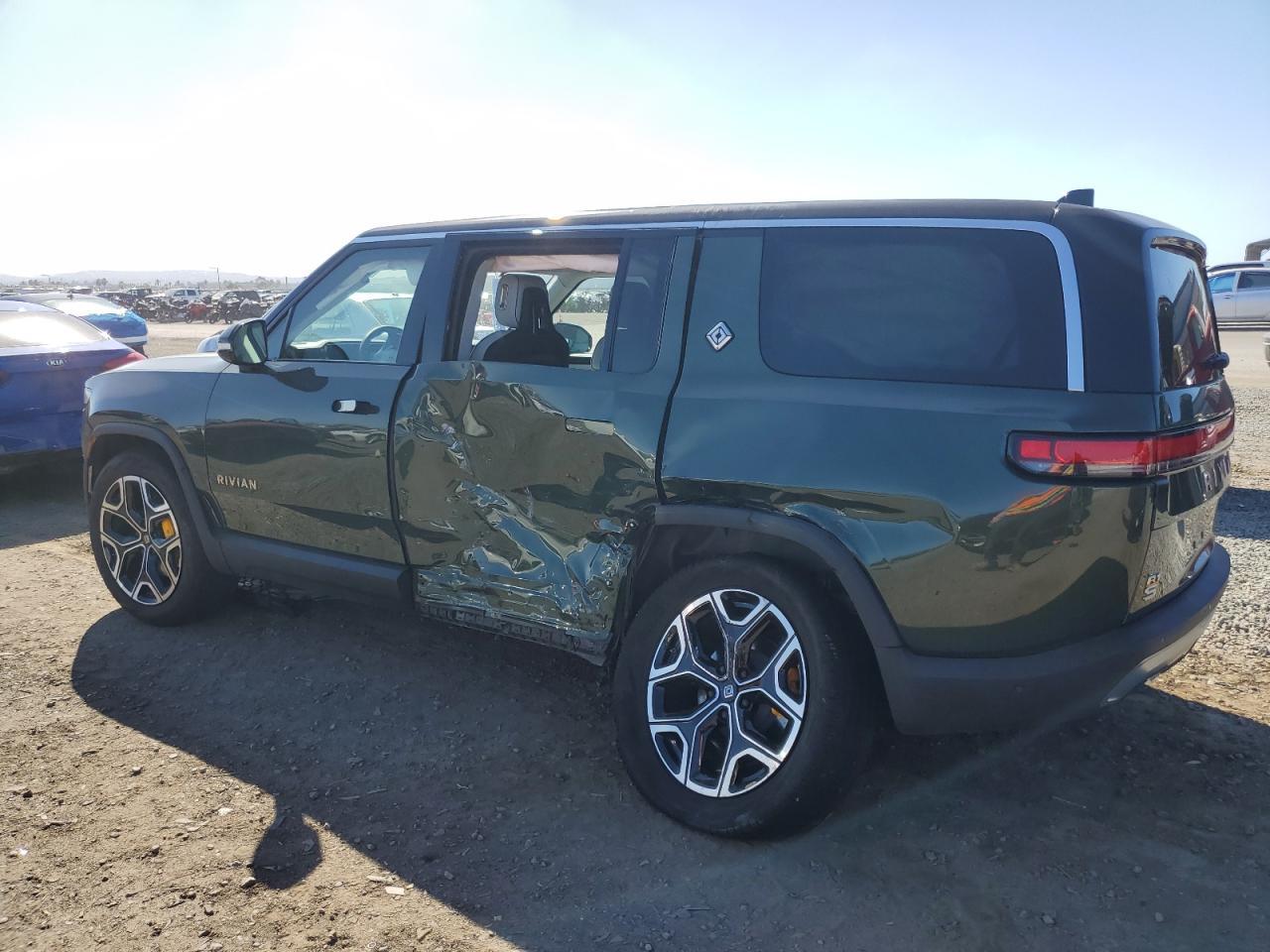 2023 Rivian R1S Adventure - Фото 2