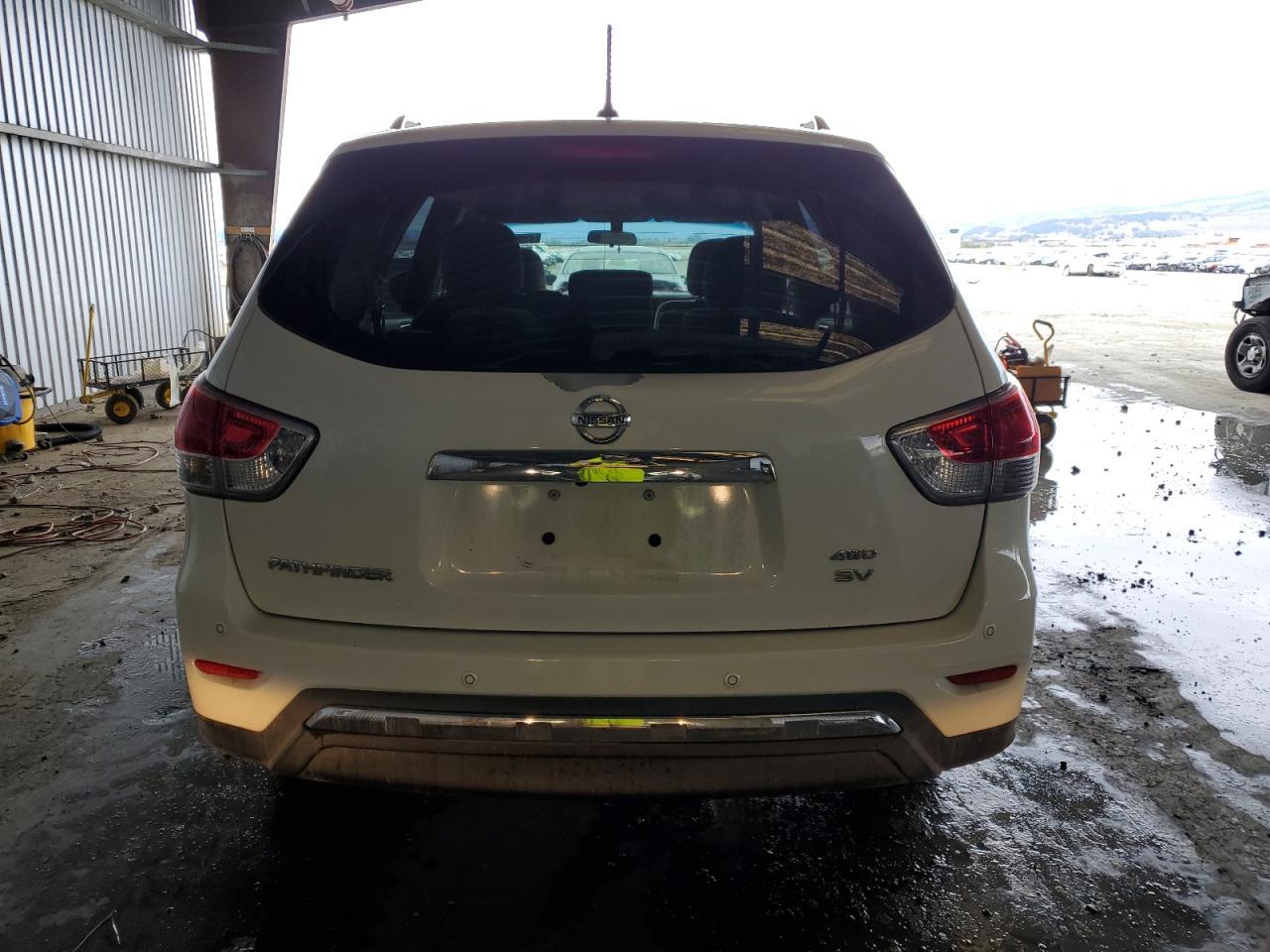 2013 Nissan Pathfinder S - Image 6