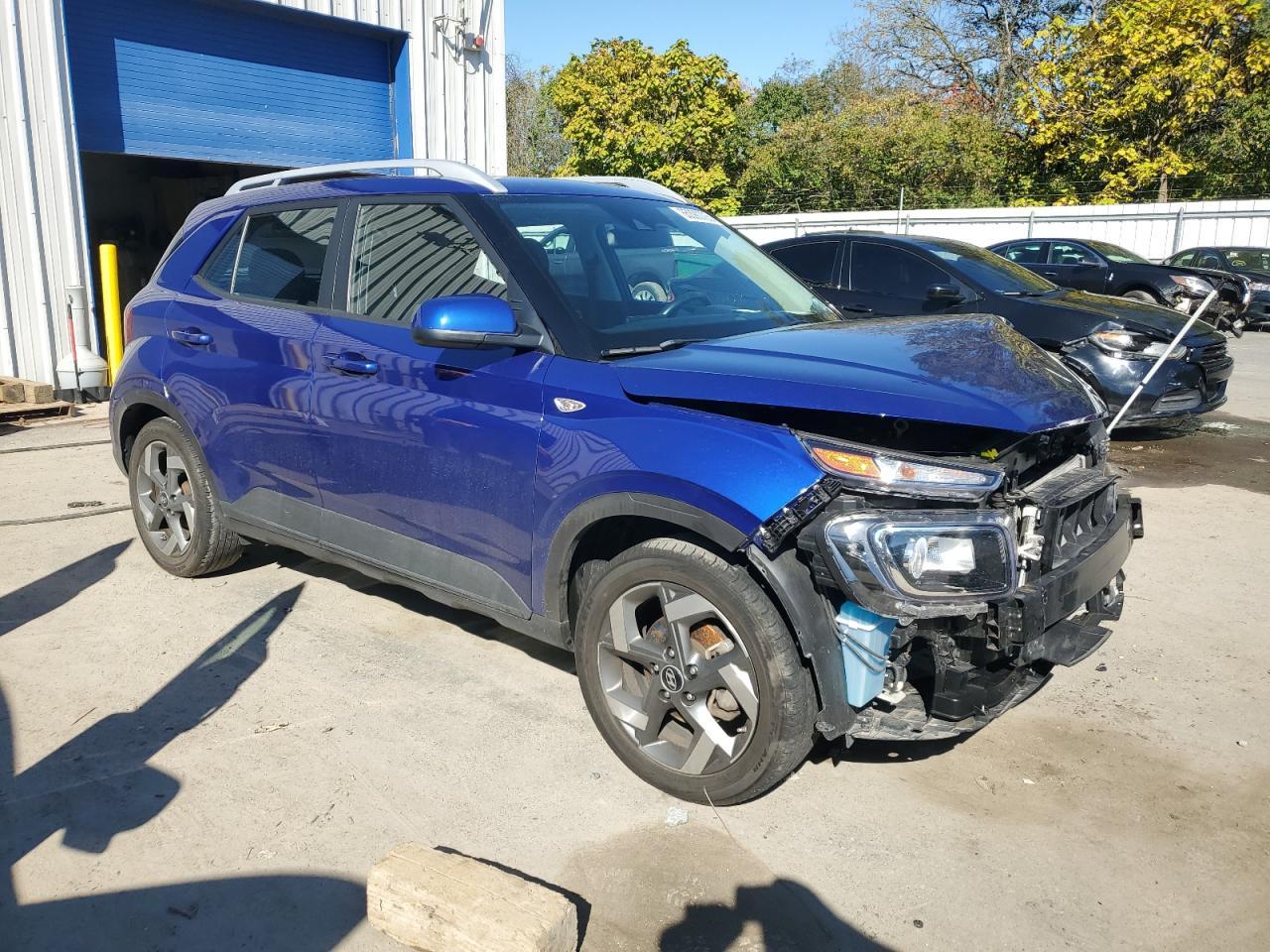 2022 Hyundai Venue Sel - Image 4