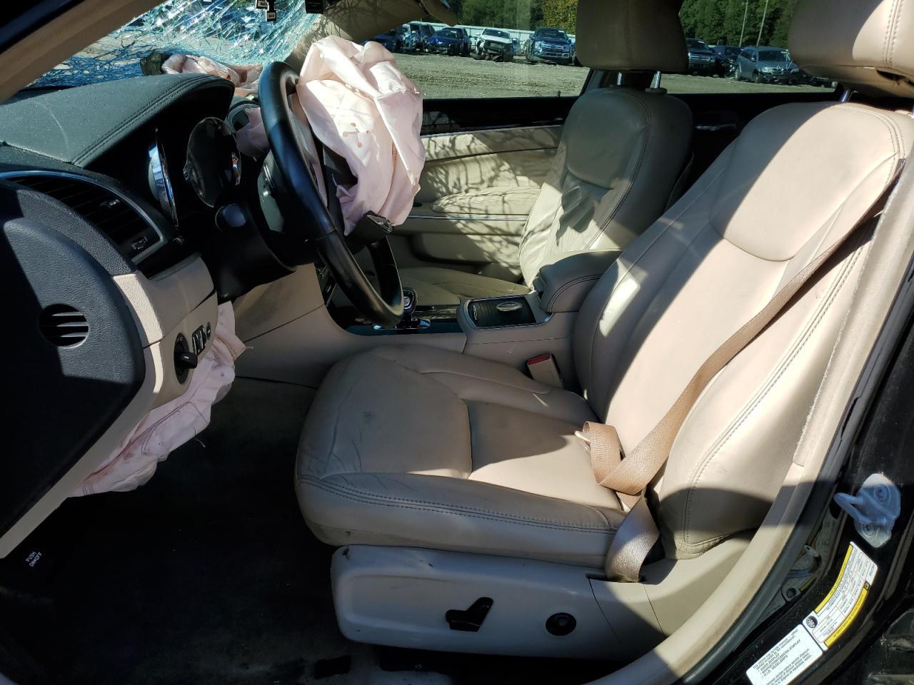 2013 Chrysler 300 - Image 7