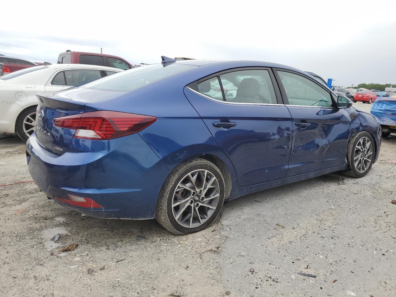 2020 Hyundai Elantra Sel - Фото 3