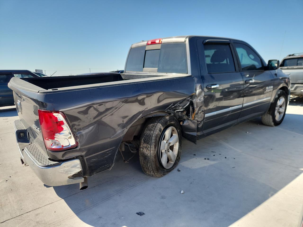 2016 Ram 1500 Slt - Image 3