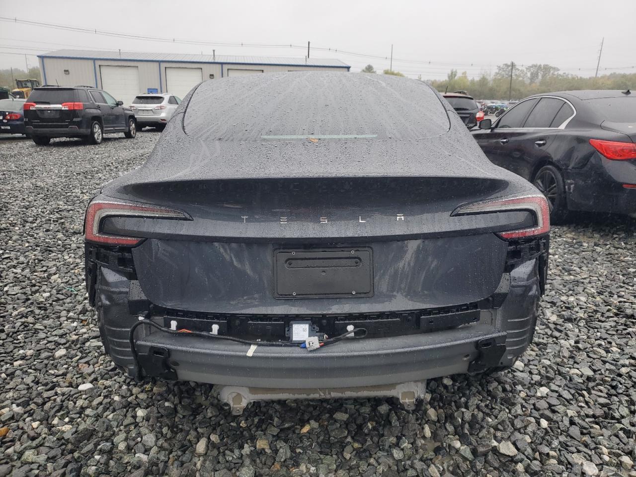 2025 Tesla Model 3 - Фото 6