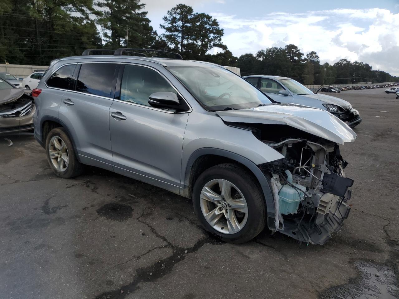 2017 Toyota Highlander Limited - Image 4