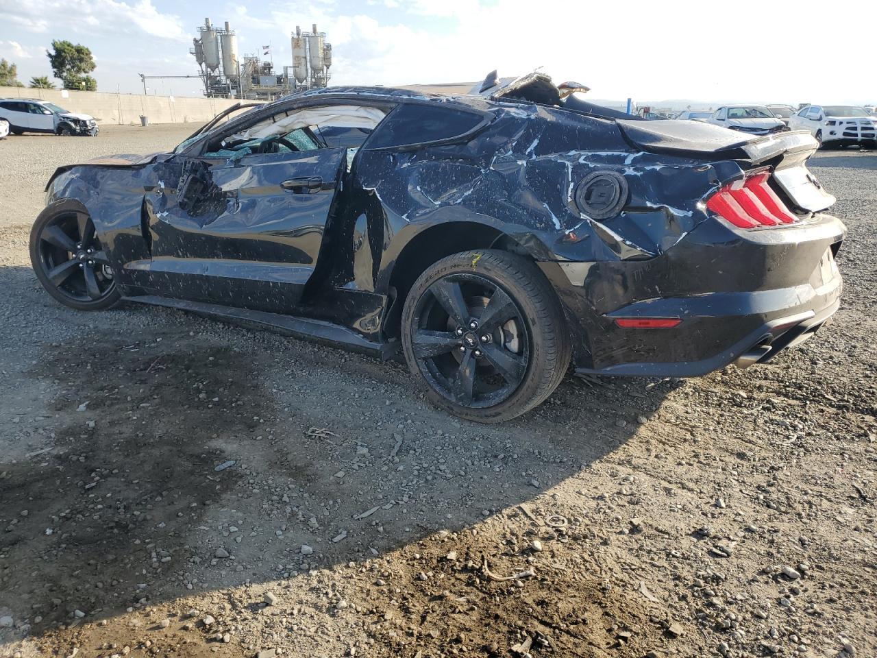 2021 Ford Mustang - Фото 2