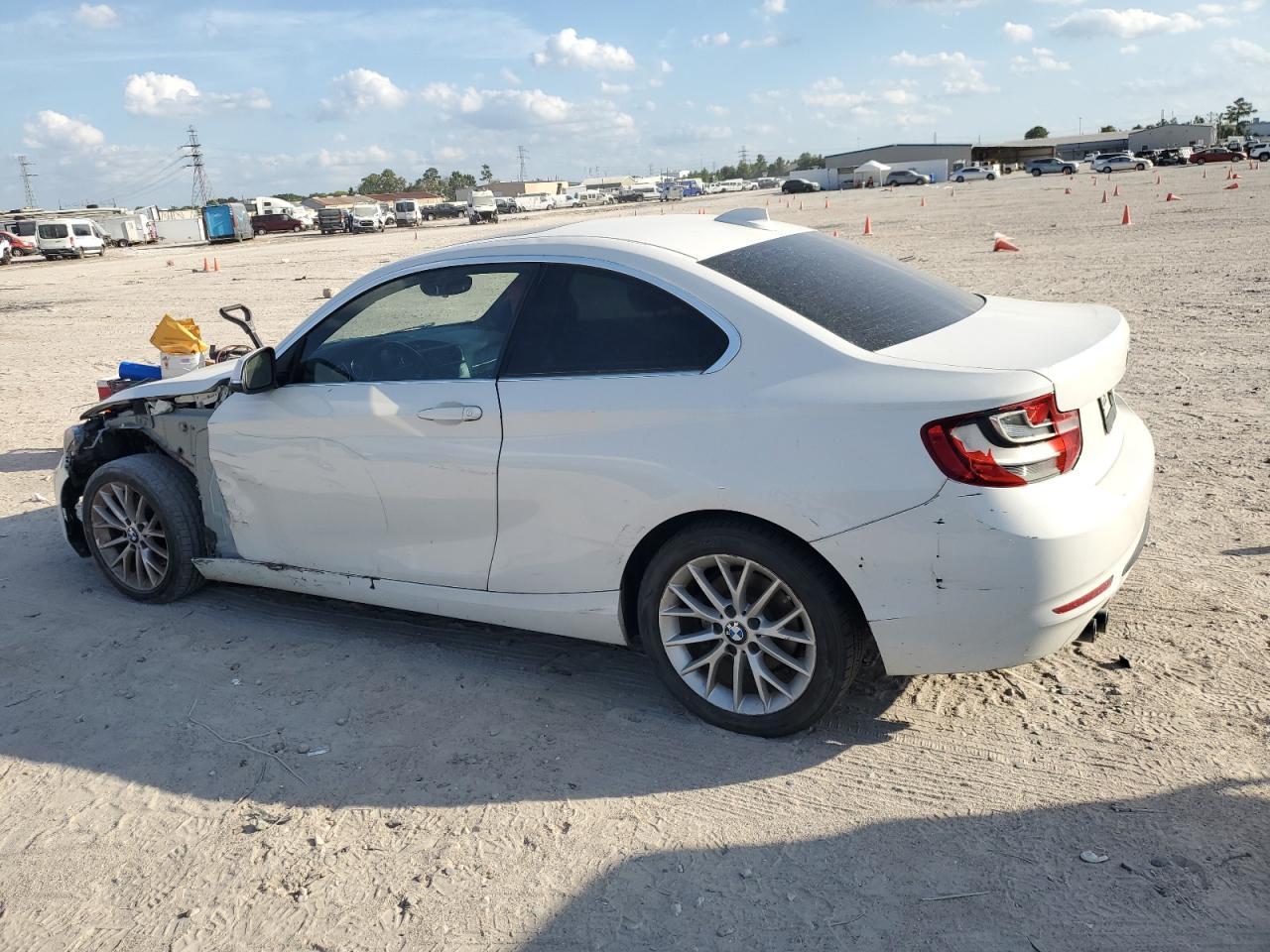 2016 BMW 228 I Sulev - Фото 2