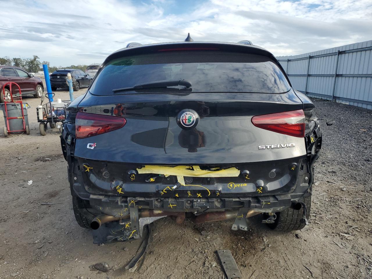 2022 Alfa Romeo Stelvio Ti - Image 6