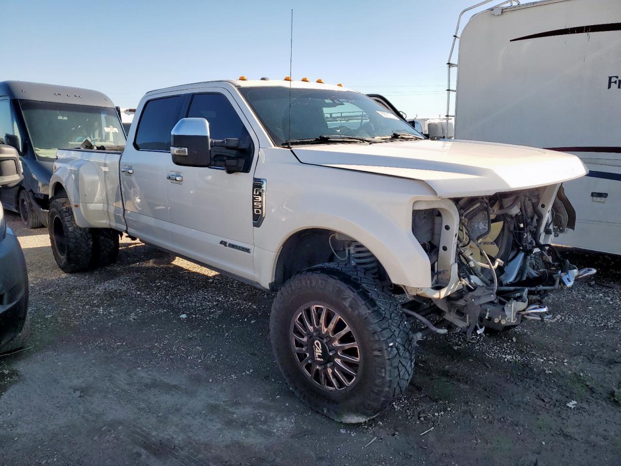 2017 Ford F350 Super Duty - Фото 4