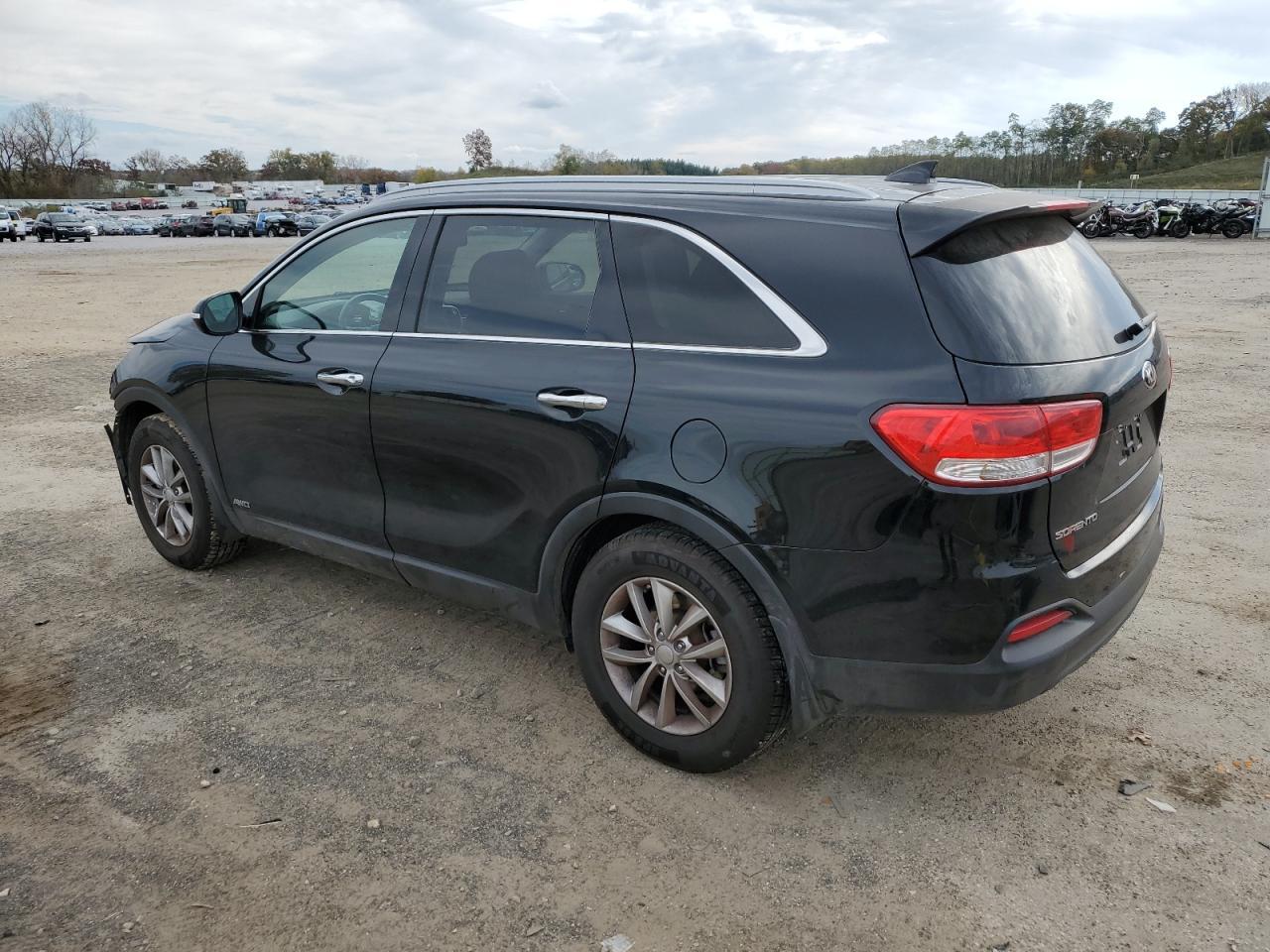 2017 Kia Sorento Lx - Image 2