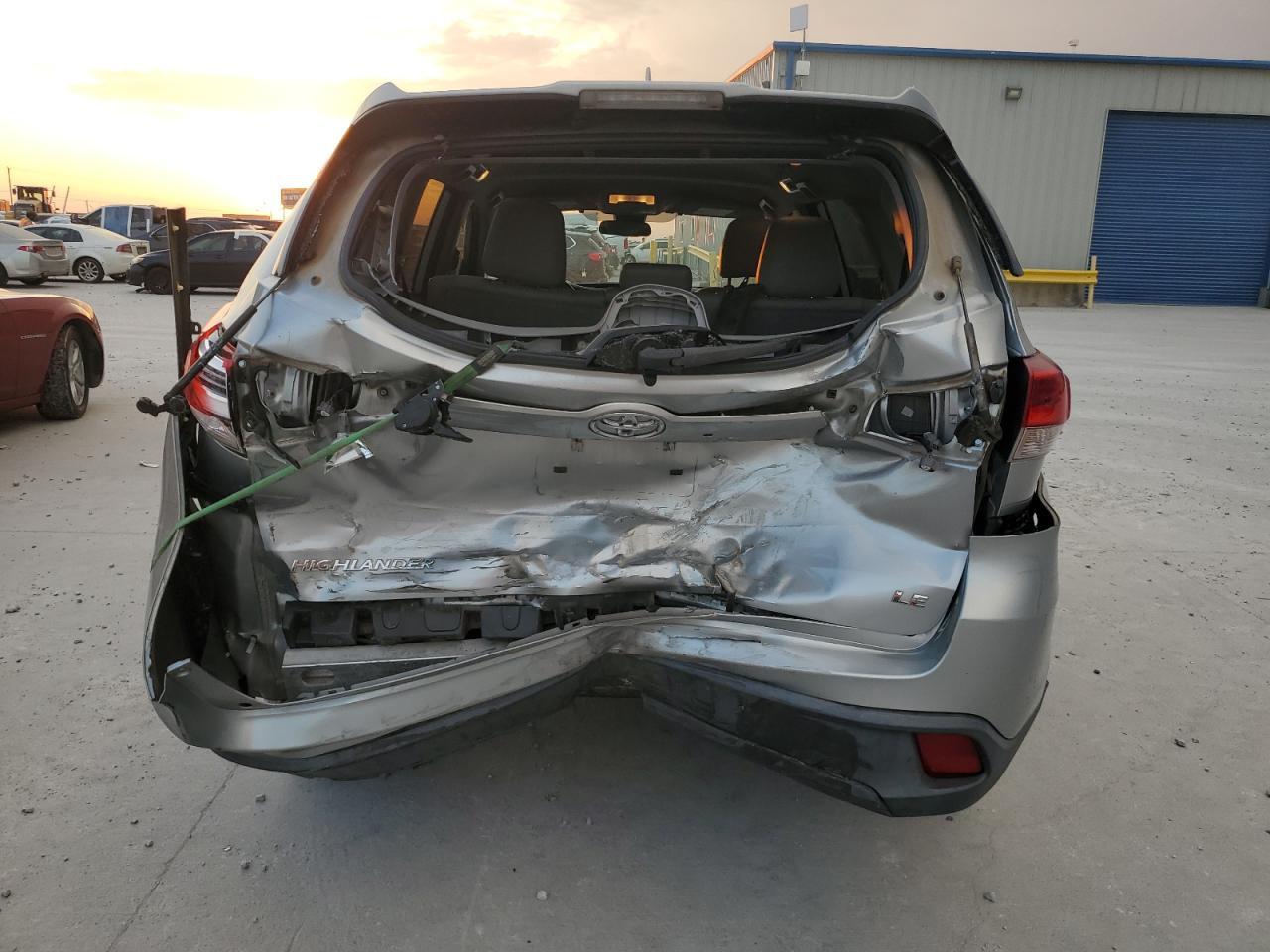 2018 Toyota Highlander Le - Фото 6