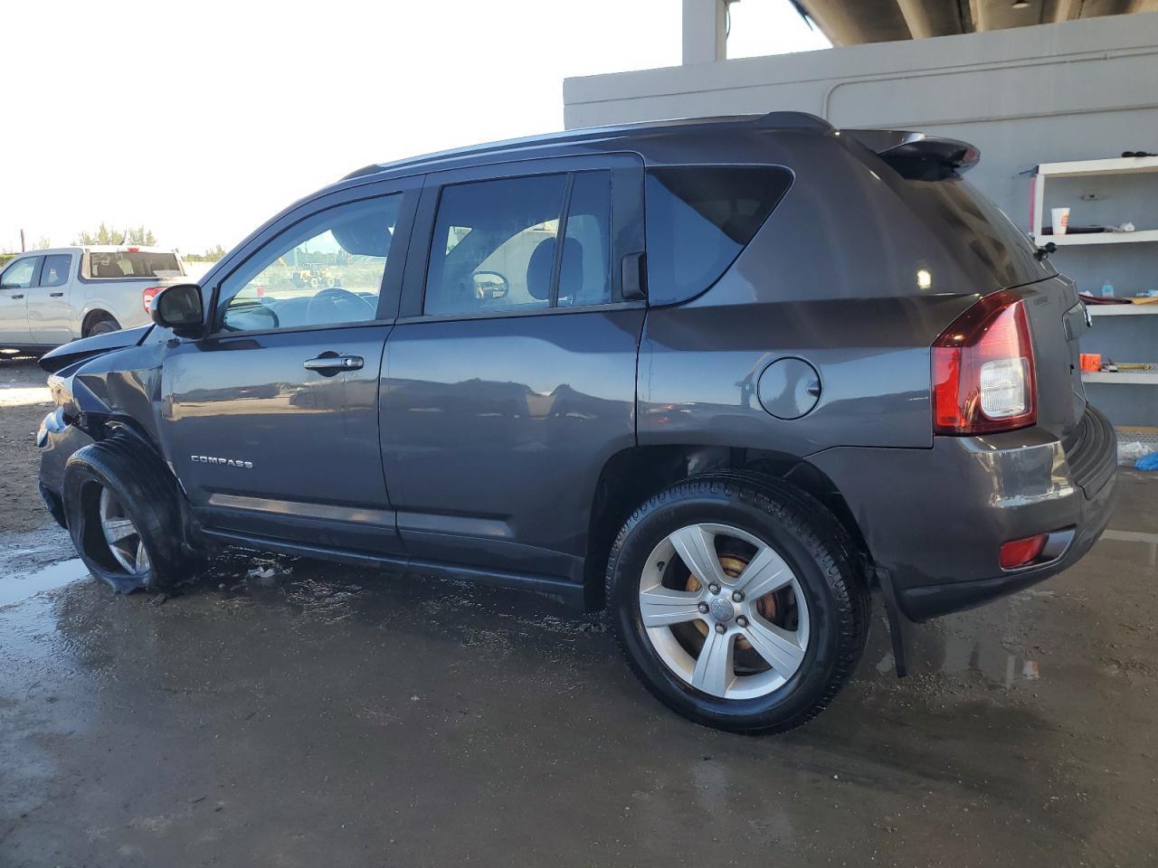 2014 Jeep Compass Sport - Фото 3