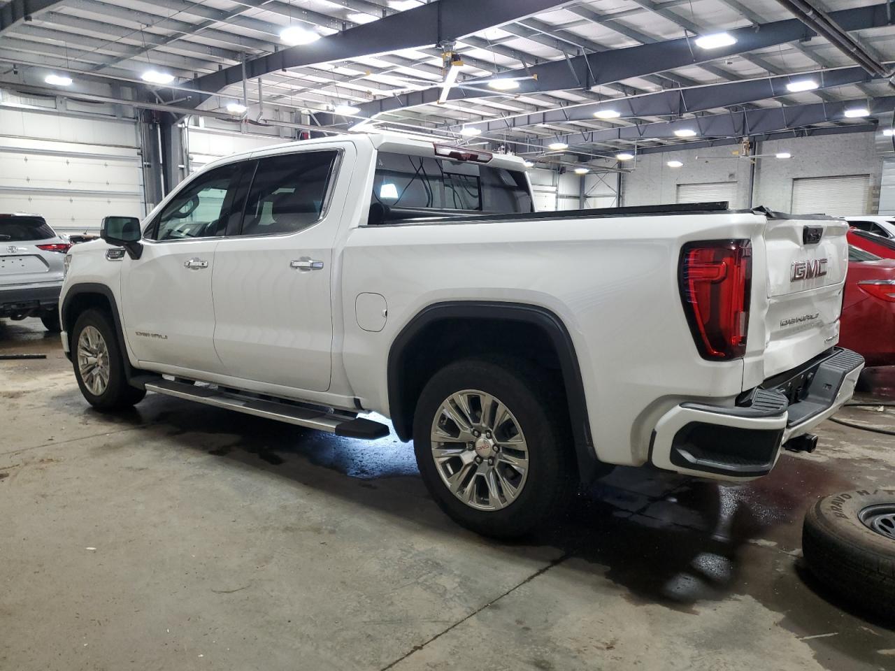 2022 GMC Sierra K1500 Denali - Image 2