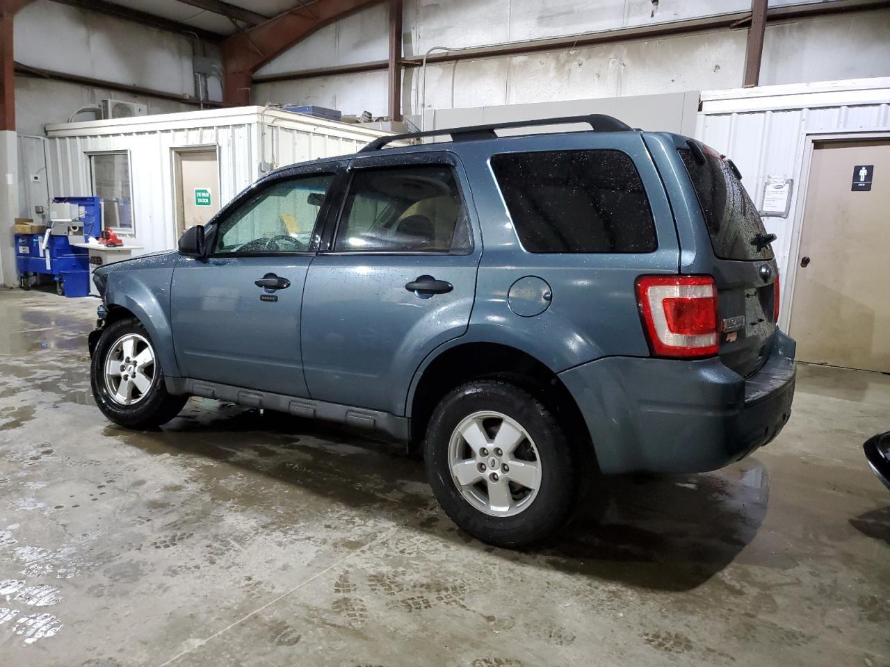 2010 Ford Escape Xlt - Фото 2