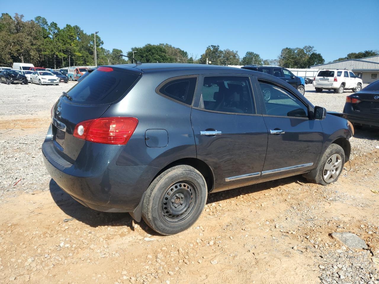 2014 Nissan Rogue Select S - Image 3