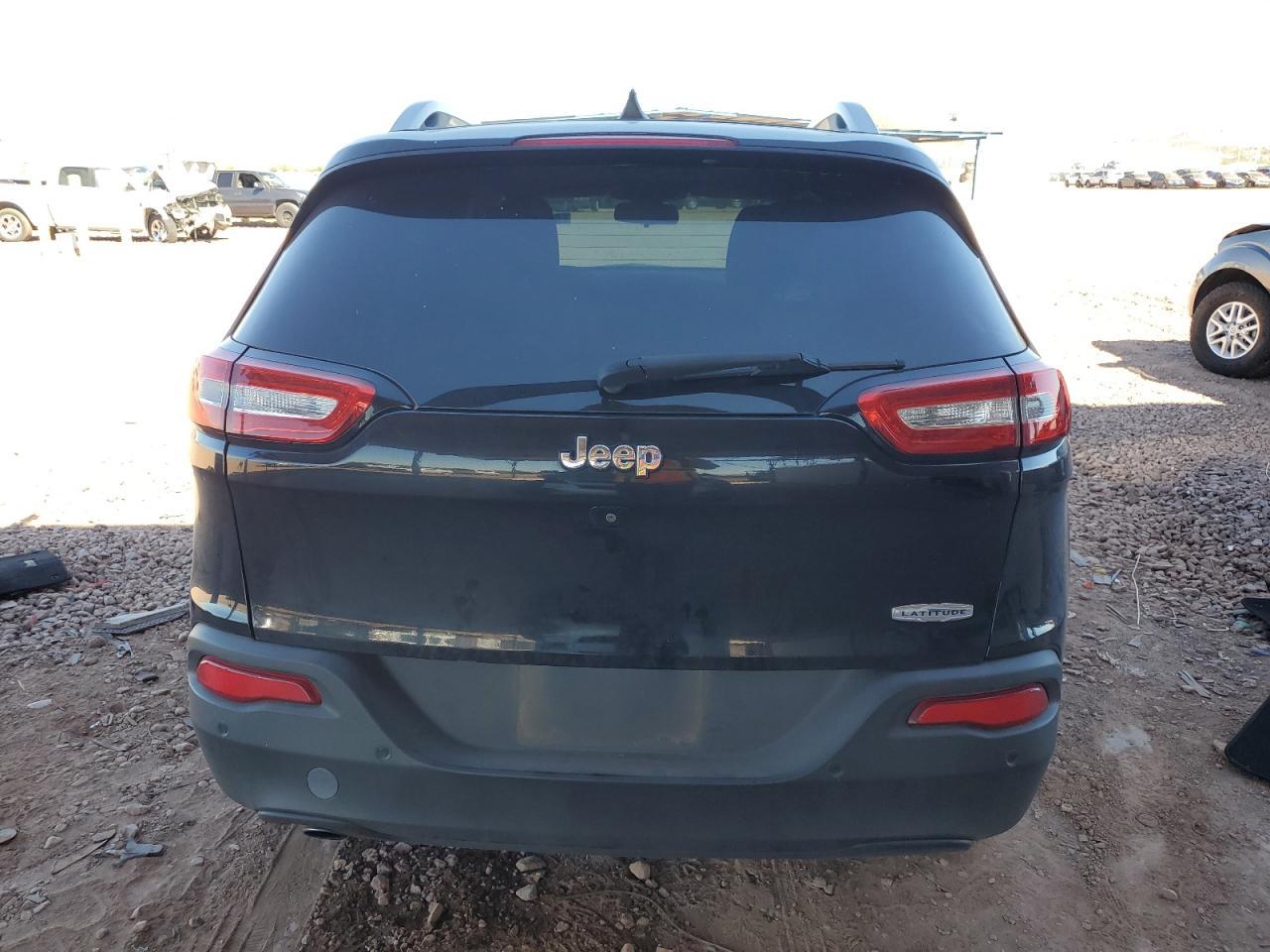 2017 Jeep Cherokee Latitude - Image 6